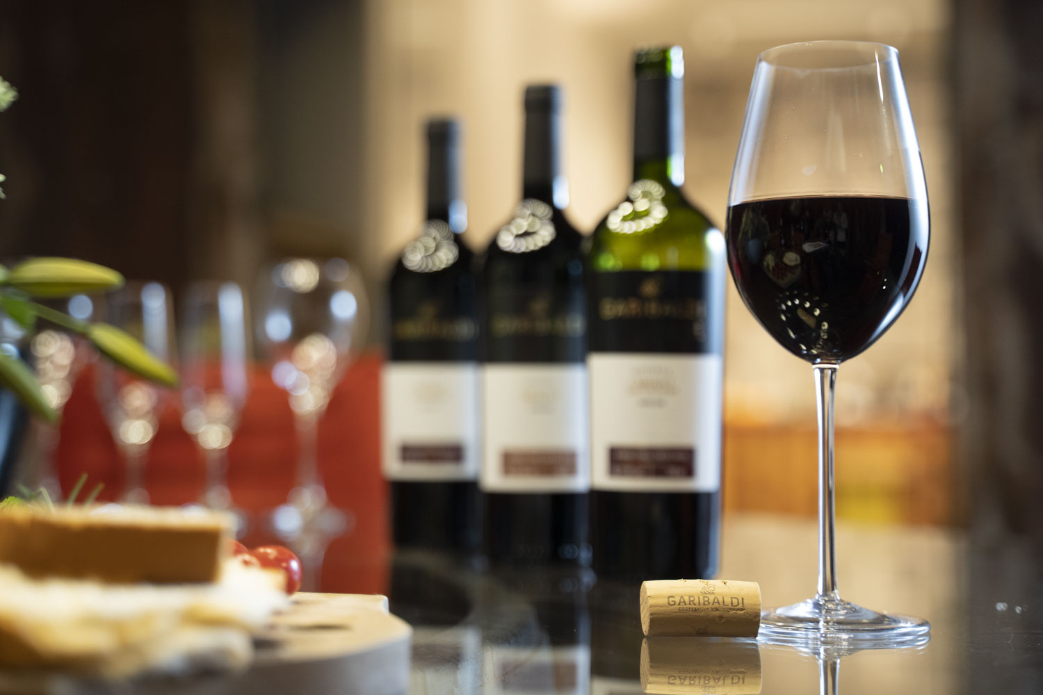 Descubra os vinhos e espumantes que mais combinam com seu amor para presentear no Dia dos Namorados