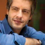 Quase tirei minha vida, revela cantor Victor Chaves