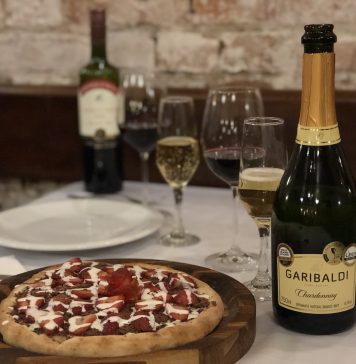 Brinde o Dia da Pizza com um bom vinho ou espumante