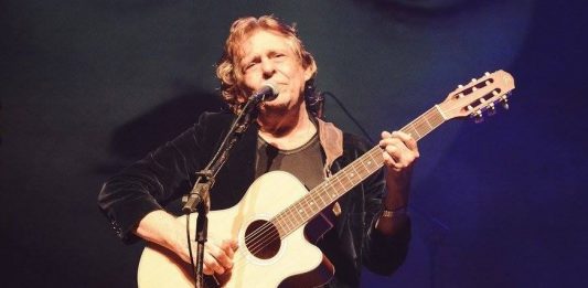 Fundador da banda Renato e seus Blue Caps morre aos 76 anos