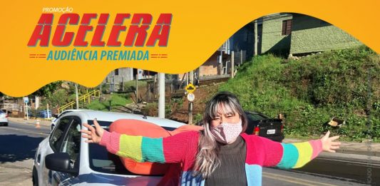 Promoção Acelera - Audiência Premiada entrega carro para vencedora