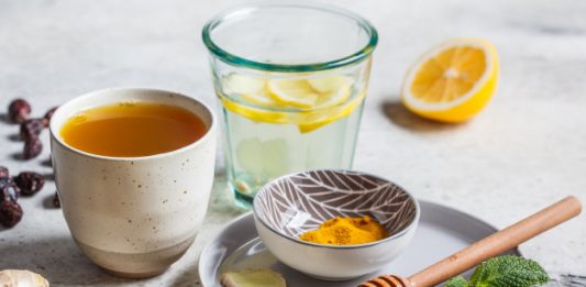 Açafrão, mel e limão: o antibiótico natural
