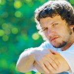 Ator do seriado Sandy & Junior fala sobre depressão