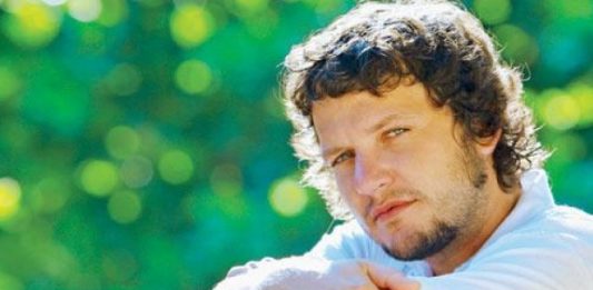 Ator do seriado Sandy & Junior fala sobre depressão