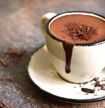 Como fazer o chocolate quente perfeito em casa