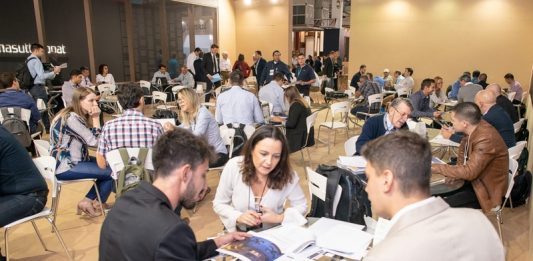 A oito meses da FIMMA Brasil, expositores aguardam com expectativa por conexões e oportunidades de negócios