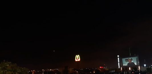Em duas noites, sessões da 2ª edição do Cine Open Air encantam os presentes no Iguatemi Caxias