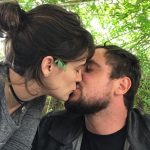 Após negarem separação, Sérgio Guizé e Bianca Bin são clicados juntos com Lima Duarte