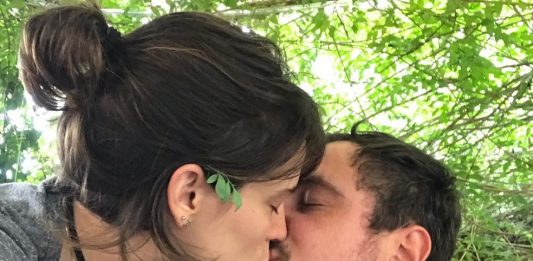 Após negarem separação, Sérgio Guizé e Bianca Bin são clicados juntos com Lima Duarte