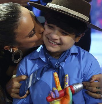 Ganhador do The Voice Kids, Thomas Machado, participa da live com Tatiéli Bueno