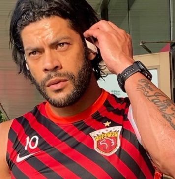 Jogador Hulk desabafa nas redes sociais sobre a declaração da ex-mulher