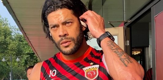 Jogador Hulk desabafa nas redes sociais sobre a declaração da ex-mulher