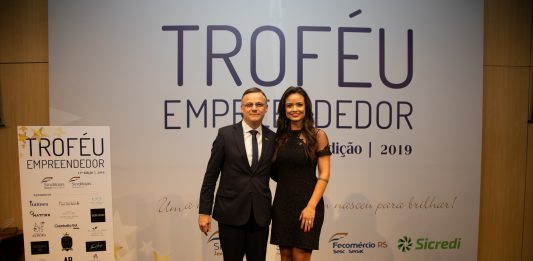 Cláudia Alberici Pinto é reconduzida à presidência do Sindijovem