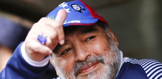 Diego Maradona morre aos 60 anos