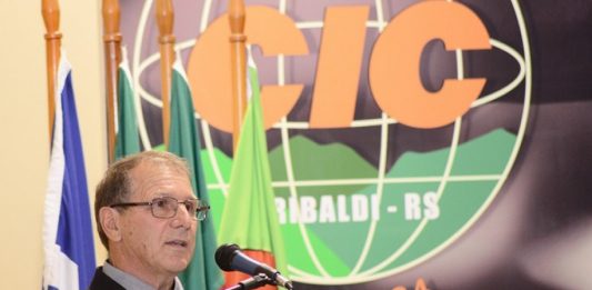 Tobias Debiasi é reeleito para mais dois anos na CIC de Garibaldi