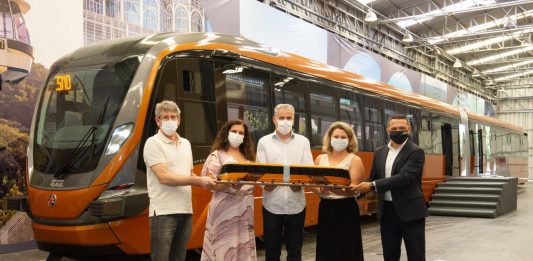 Giordani Turismo adquire primeiro modelo VLT (Veículo Leve sobre Trilhos) produzido pela Marcopolo