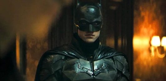 Robert Pattinson, astro da série Crepúsculo, no papel de Batman