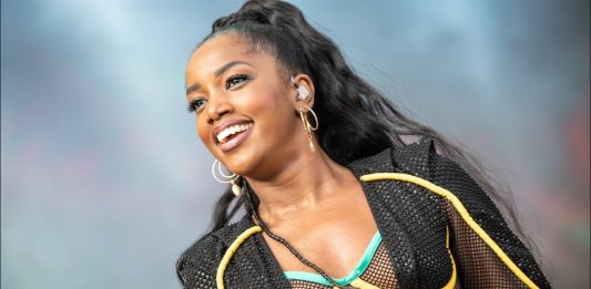 Iza é escolhida a mulher do ano pela GQ Brasil