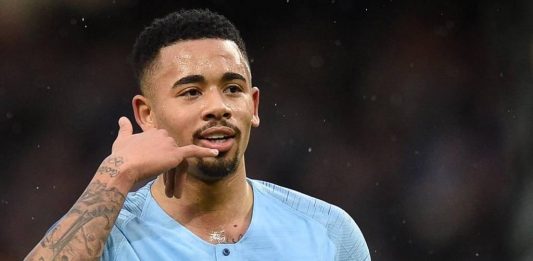 Fotos íntimas de Gabriel Jesus são encontradas em Bíblia em Londres