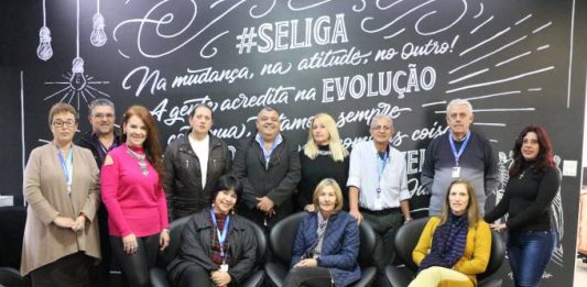 Estas empresas criaram programas para recrutar quem tem mais de 50 anos