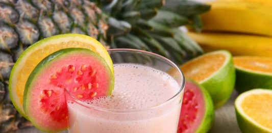 Goiaba é campeã de vitamina C: 6 vezes mais que laranja
