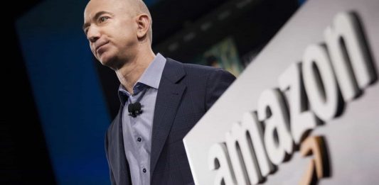 Jeff Bezos deixa cargo de CEO da Amazon
