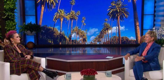 Demi Lovato comenta sobre o novo visual em programa de Ellen DeGeneres