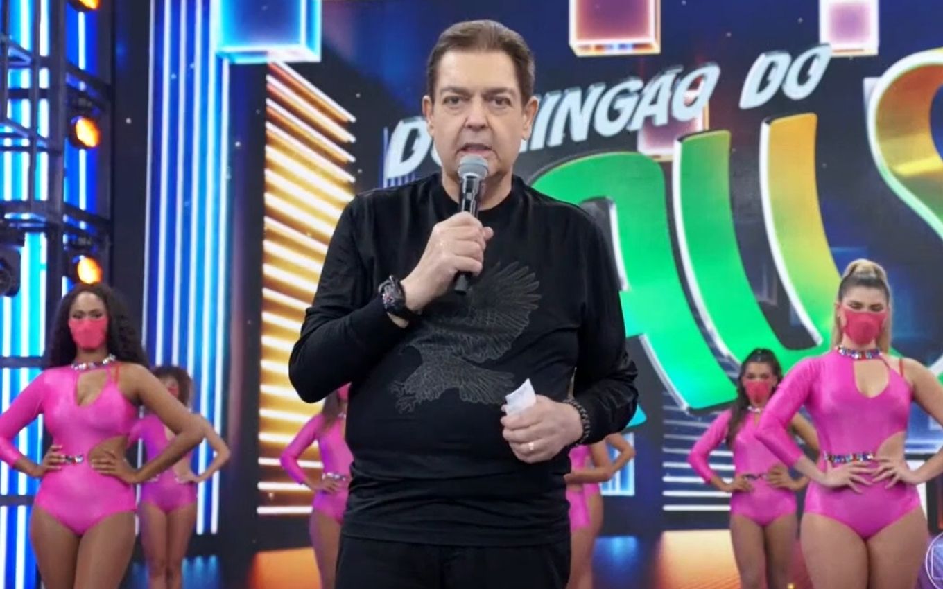 Faustão surge magro no Domingão e choca web