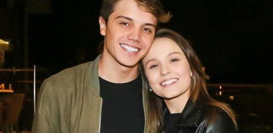 Larissa Manoela e Léo Cidade terminam o namoro