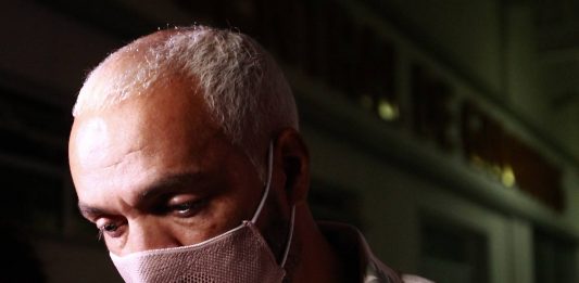 Cantor Belo pede desculpas por ter se apresentado em uma aglomeração