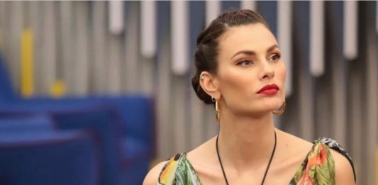 Catarinense Dayane Mello pode vencer Big Brother Itália