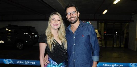 Dani Calabresa é pedida em casamento na Disney
