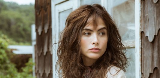 Maria Casadevall abre o jogo sobre namoro com mulher
