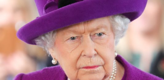 A Rainha Elizabeth se pronuncia sobre entrevista de Harry e Meghan
