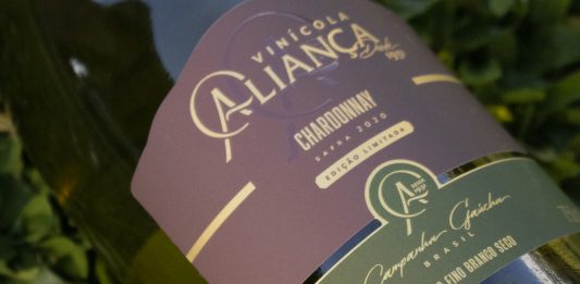 Chardonnay Aliança é eleito o melhor vinho do Brasil em concurso na França
