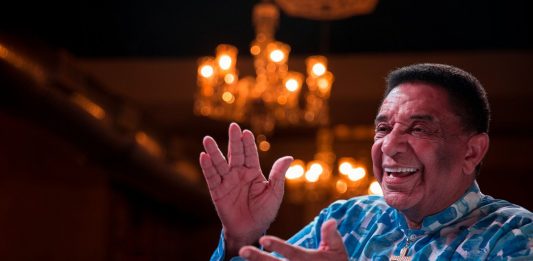 Famosos lamentam morte de Agnaldo Timóteo