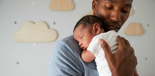 Grupo Boticário estende licença parental de 4 meses a todos 12 mil colaboradores