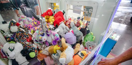 Gruas de pelúcia conquistam fãs de todas as idades