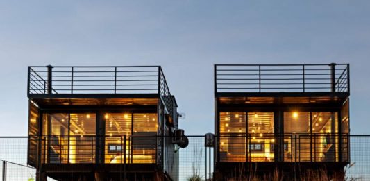 A terra dos Cânions conta com container airbnb como opção de hospedagem