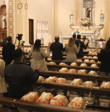 Campanha da Paróquia Santo Antônio arrecada alimentos para celebrar Corpus Christi