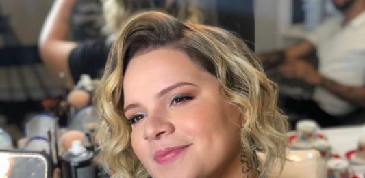 Cantora e compositora Lanna Rizzi morre aos 26 anos