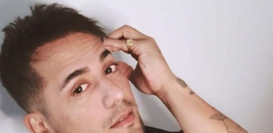 O cantor sertanejo Tiago Silva explica aumento peniano