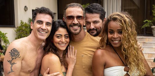 Dois mais Dois: Marcelo Lahan, Carol Castro, o diretor Marcelo Barreto Saback, Marcelo Serrado e Roberta Rodrigues