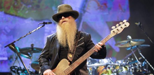 Dusty Hill, baixista e vocalista do ZZ Top, morre aos 72 anos