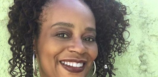 Eliana Alves Cruz é a convidada de julho do Quintal da Língua Portuguesa