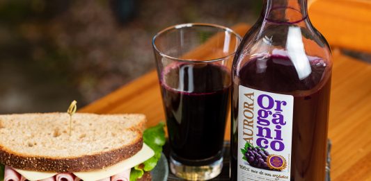 Marca de suco de uva integral mais vendida do Brasil lança produto orgânico