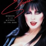Atriz de Elvira, a Rainha das Trevas, assume relacionamento com outra mulher