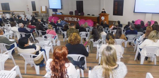 Especialistas compartilham informações sobre como lidar com o Câncer de Mama