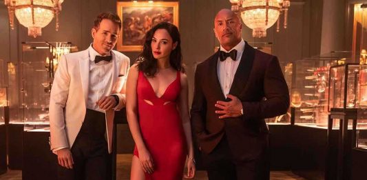 Netflix divulga trailer de Alerta Vermelho com The Rock, Ryan Reynolds e Gal Gadot