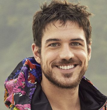 Marco Pigossi é alvo de ataques homofóbicos após foto com namorado